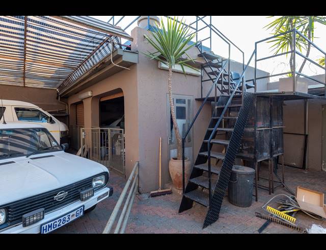 3 BEDROOM HOUSE FOR SALE IN LA ROCHELLE